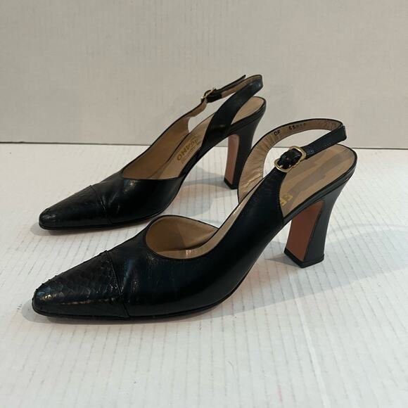 SALVATORE FERRAGAMO BLACK LEATHER SLINGBACKS  SNAKE EMBOSSED TIP PUMPS SIZE 9AA - Picture 1 of 10